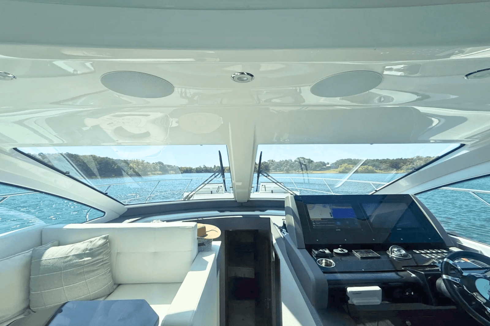 2020 Cruisers Yachts 50 CANTIUS