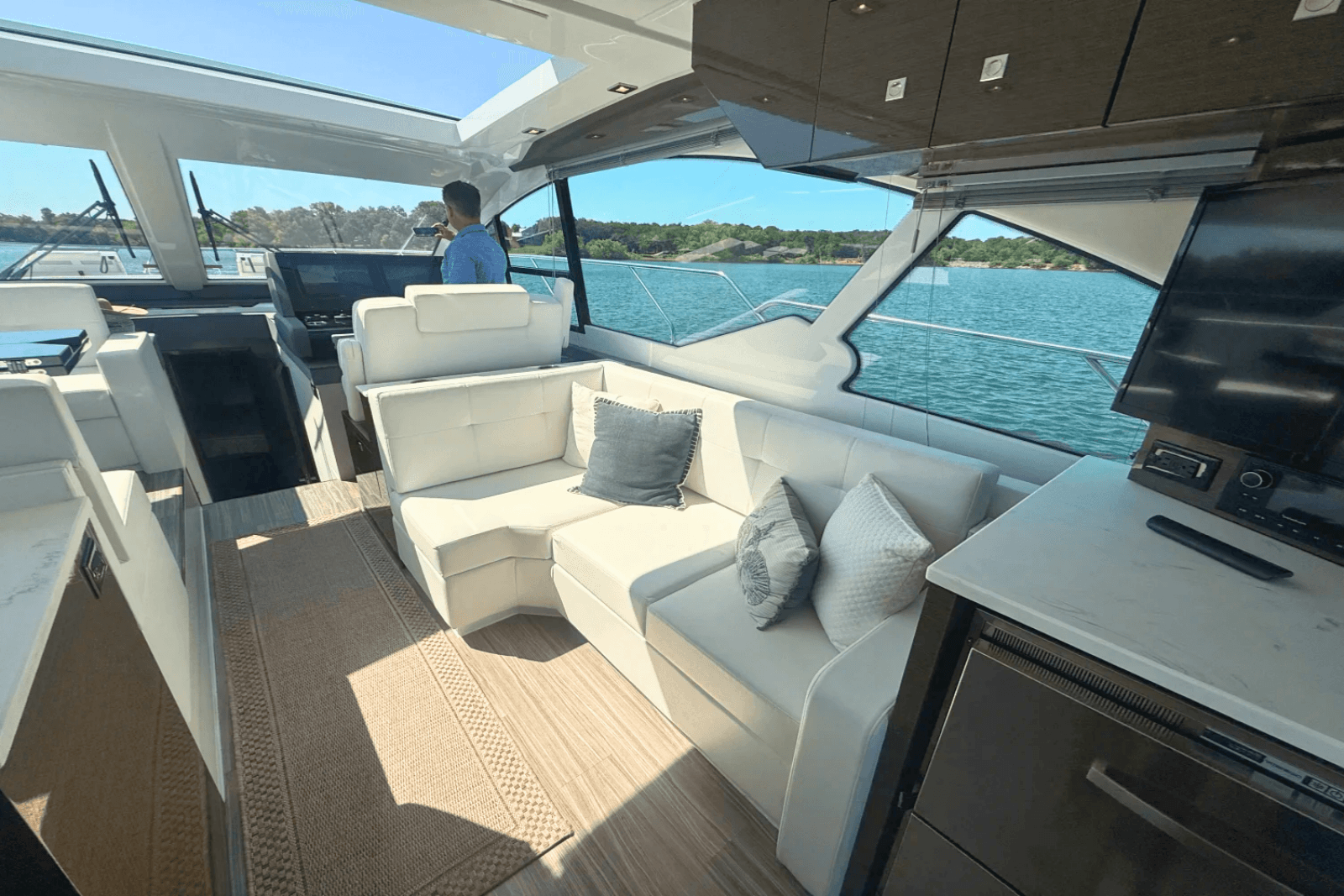 2020 Cruisers Yachts 50 CANTIUS