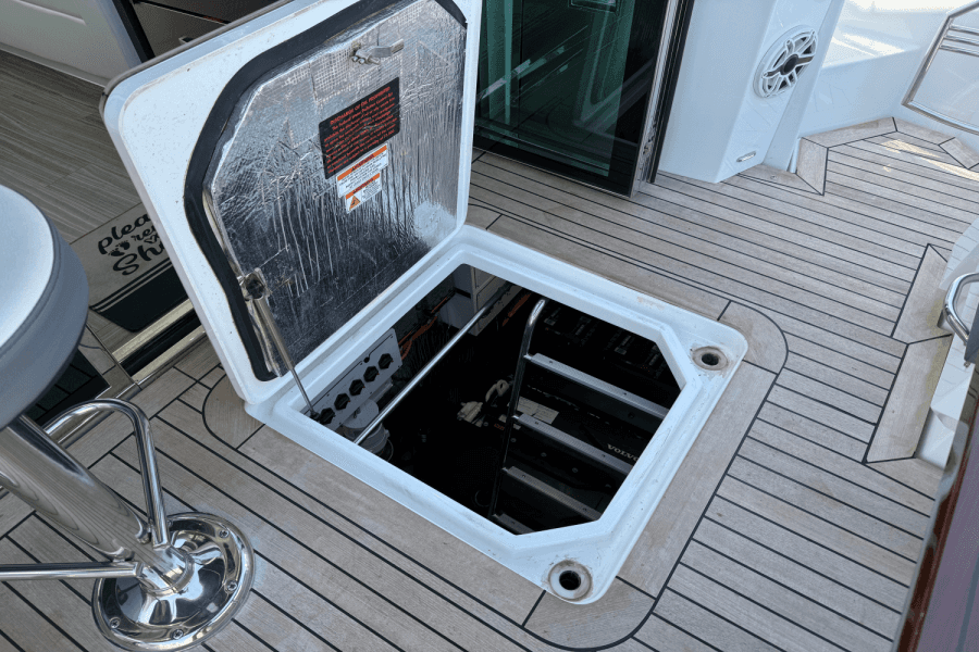 2020 Cruisers Yachts 50 CANTIUS