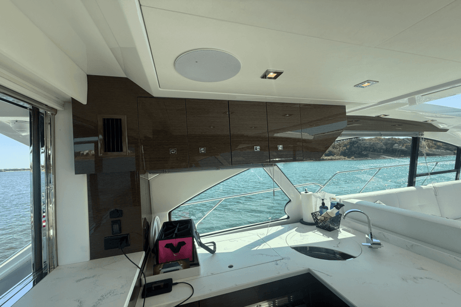 2020 Cruisers Yachts 50 CANTIUS