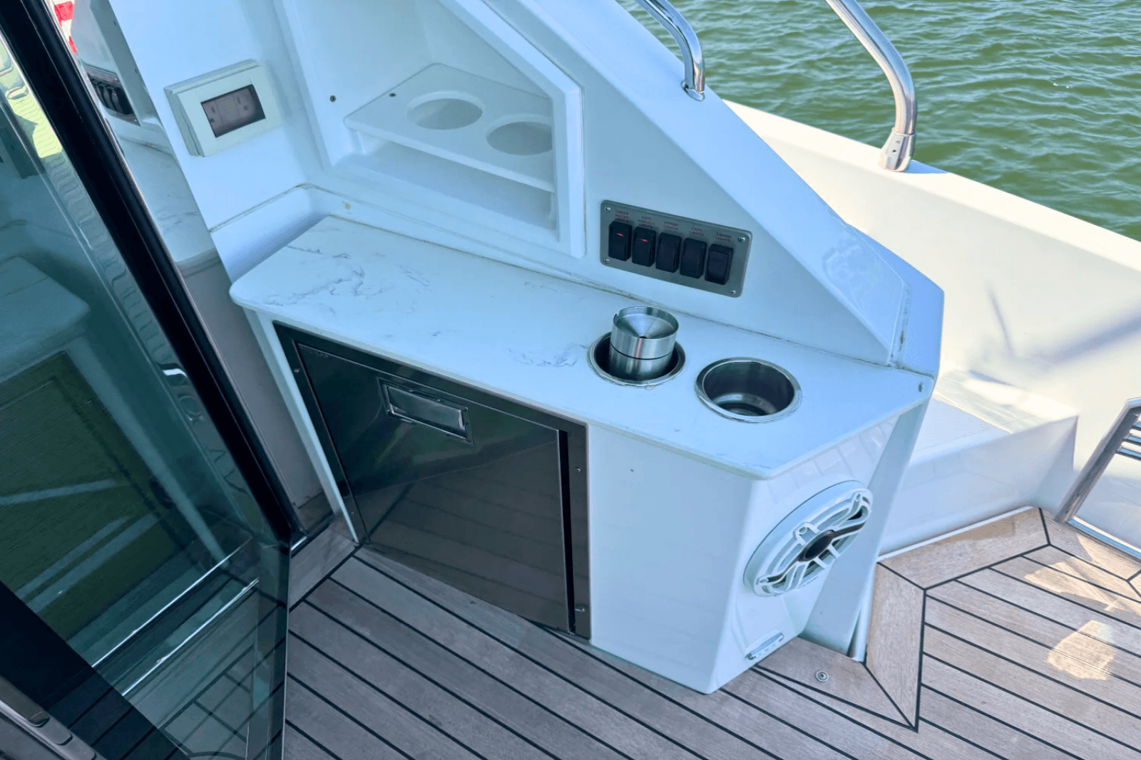 2020 Cruisers Yachts 50 CANTIUS