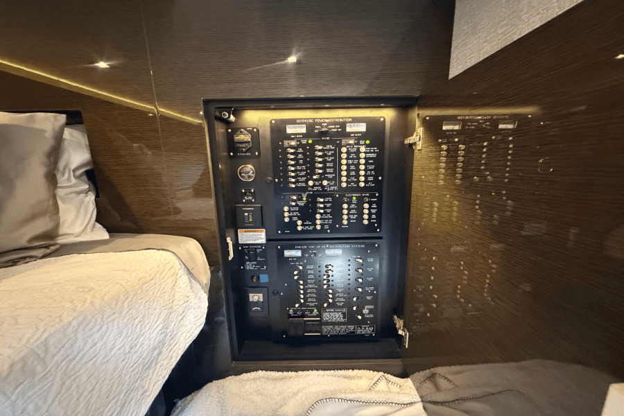 2020 Cruisers Yachts 50 CANTIUS