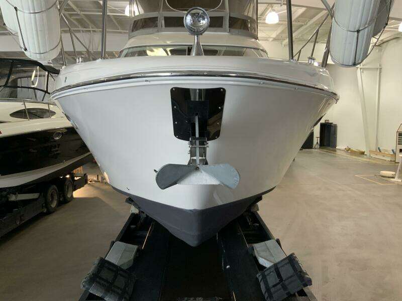 2001 Regal 3780 Commodore