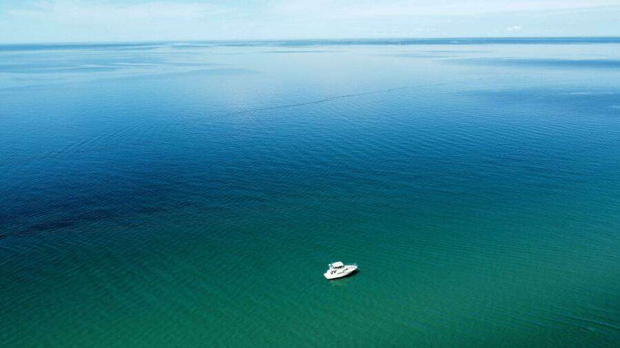 2001 Regal 3780 Commodore