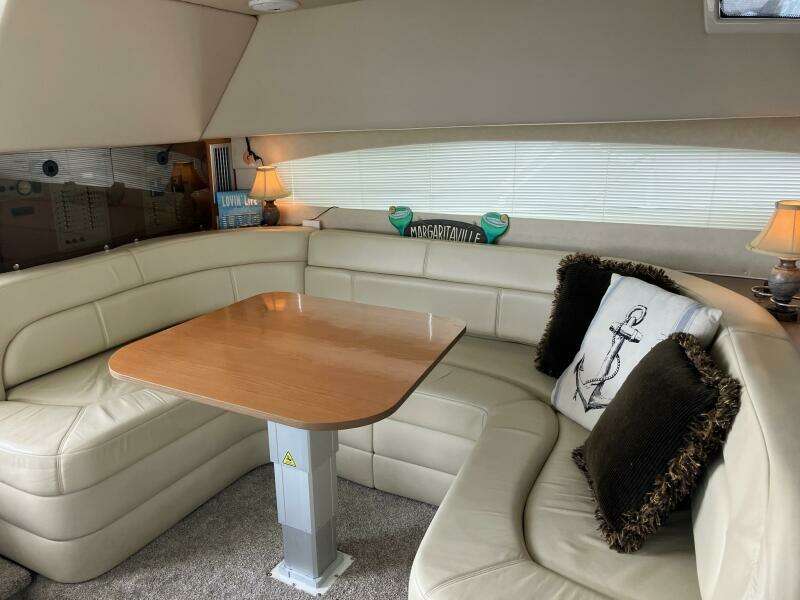 2001 Regal 3780 Commodore