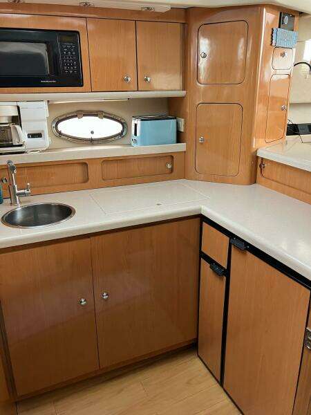 2001 Regal 3780 Commodore