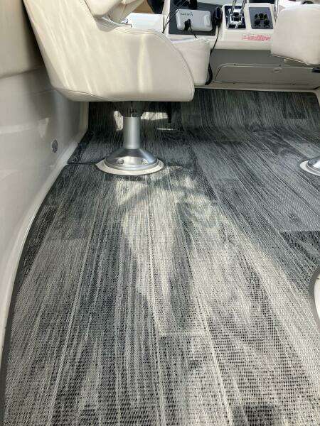 2001 Regal 3780 Commodore