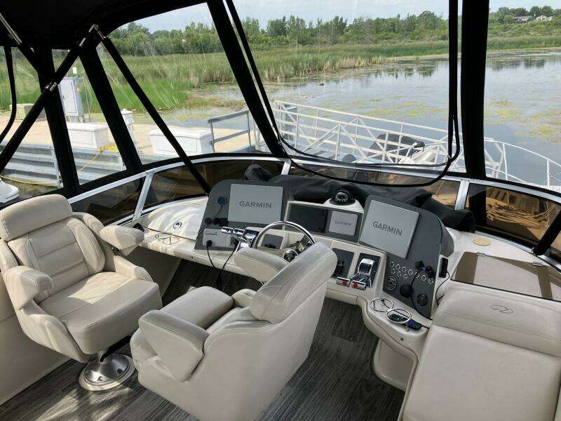 2001 Regal 3780 Commodore