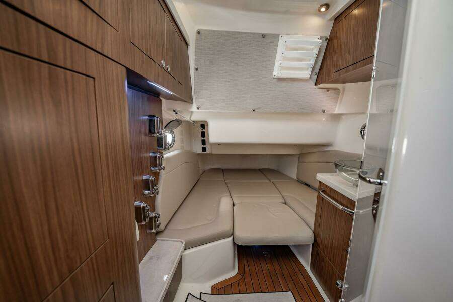 2018 Boston Whaler 380 Outrage