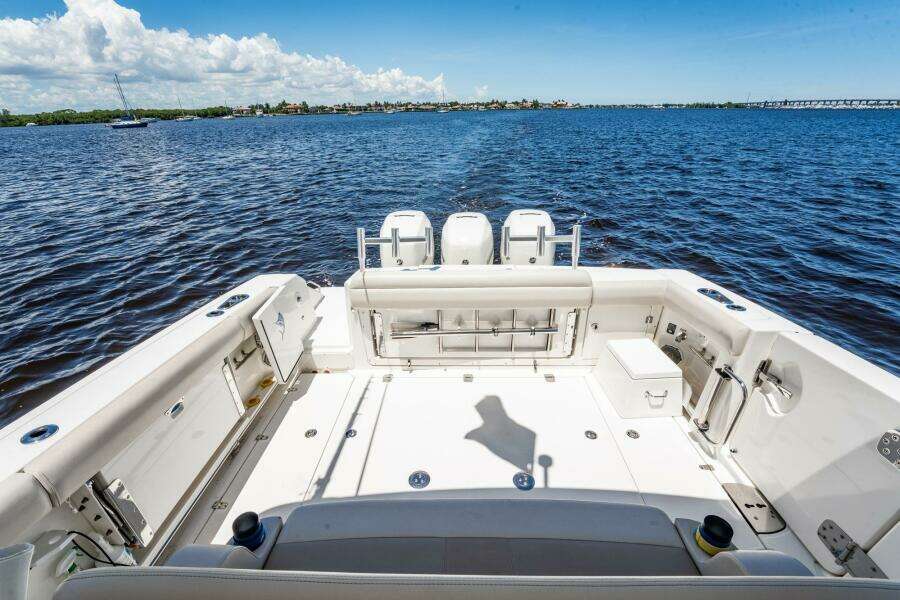 2018 Boston Whaler 380 Outrage