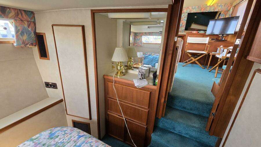 1987 Chris-Craft 362 Catalina