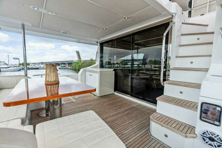 2017 Azimut 72 Flybridge