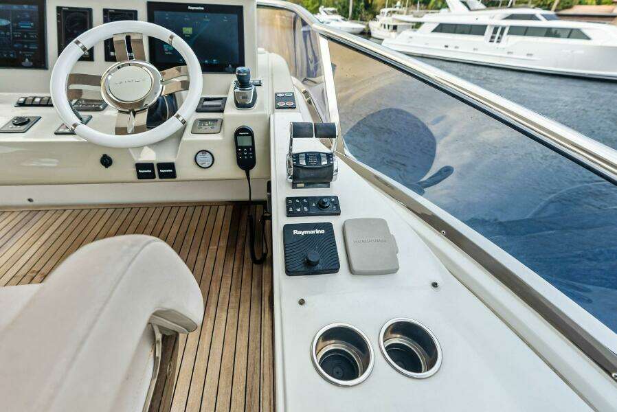 2017 Azimut 72 Flybridge