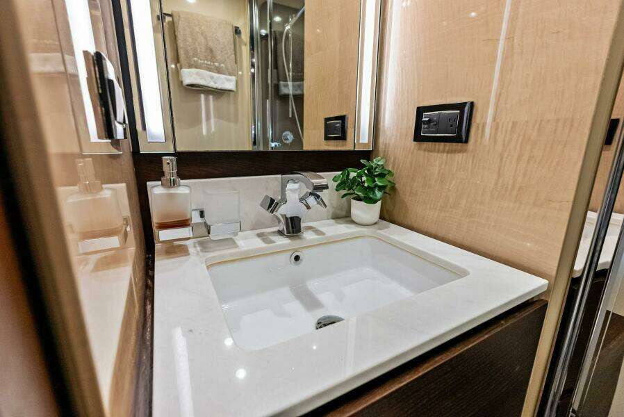 2017 Azimut 72 Flybridge