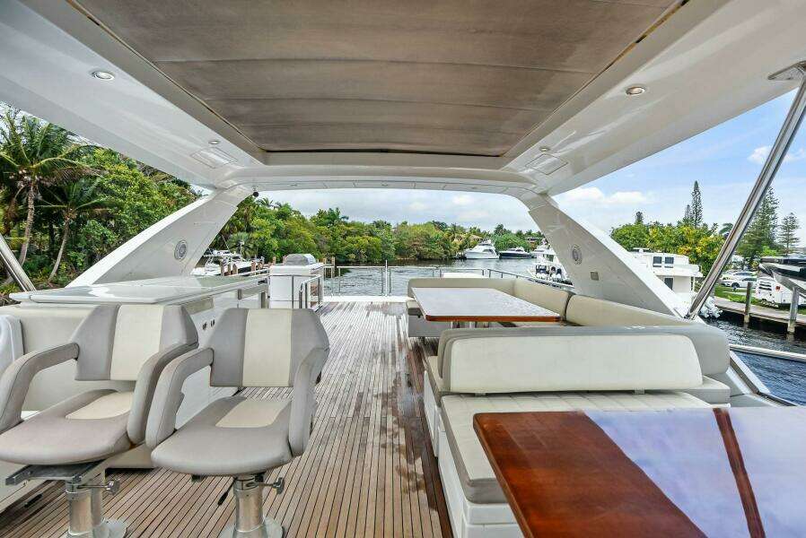 2017 Azimut 72 Flybridge