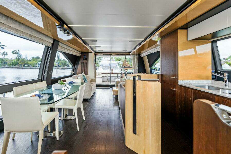 2017 Azimut 72 Flybridge