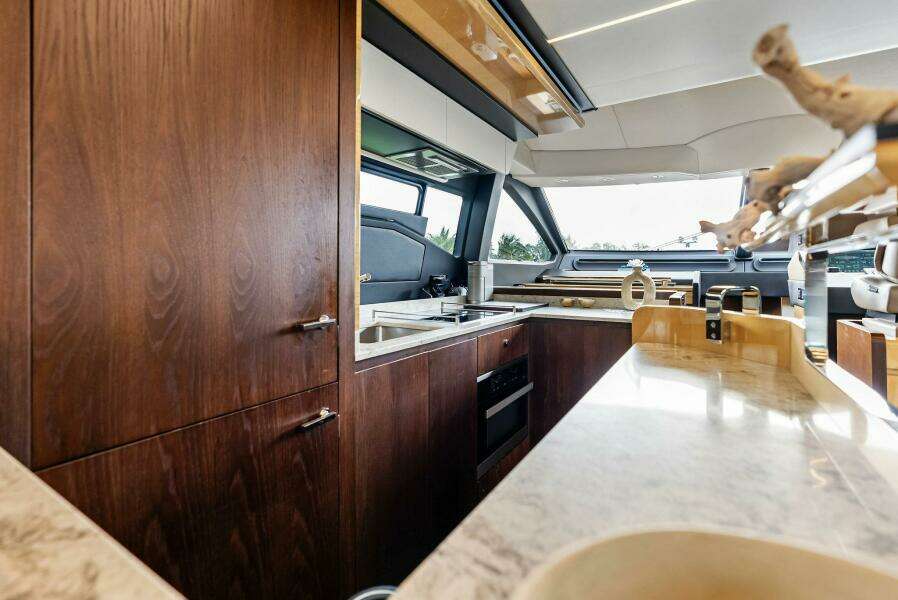 2017 Azimut 72 Flybridge