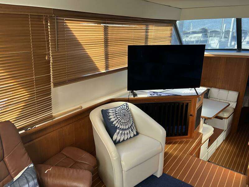 Carver 440 Aft Cabin