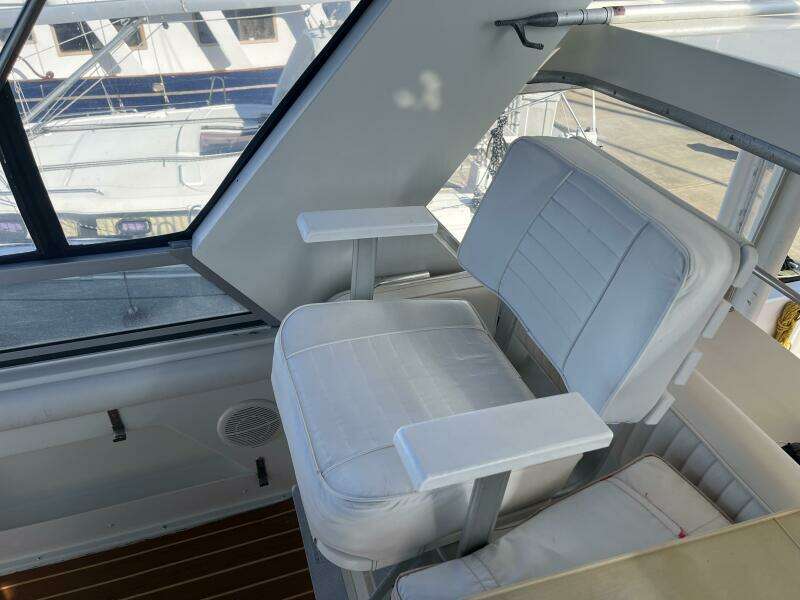 Carver 440 Aft Cabin