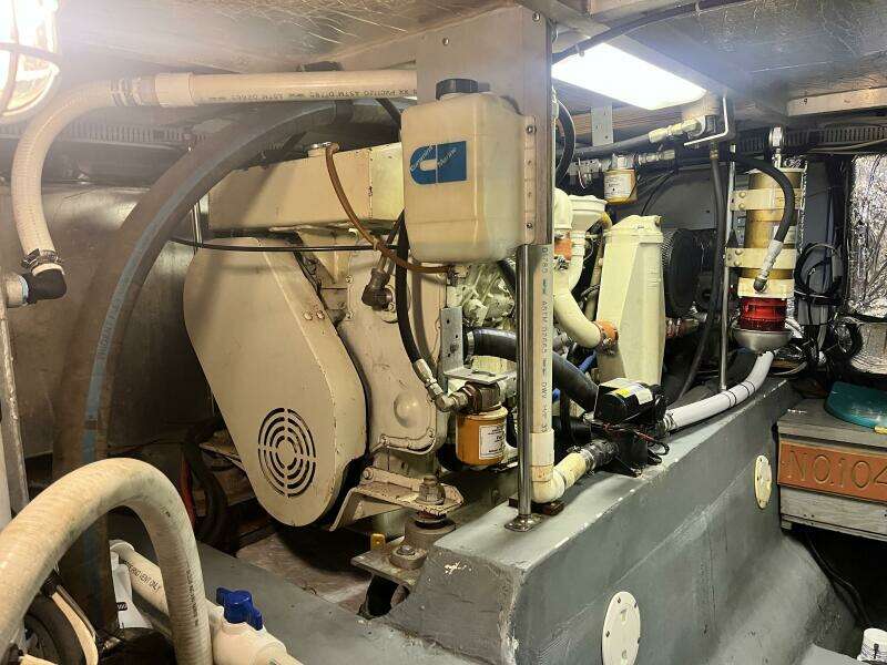 Carver 440 Aft Cabin