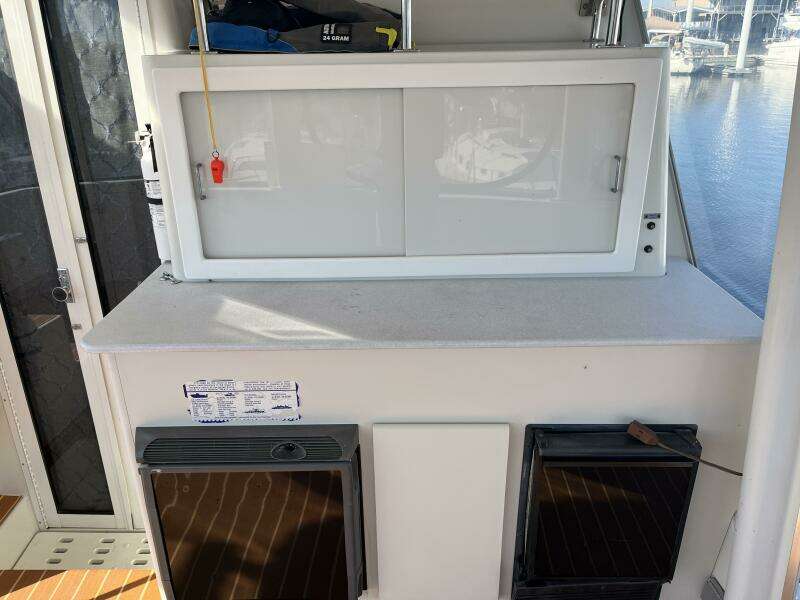 Carver 440 Aft Cabin