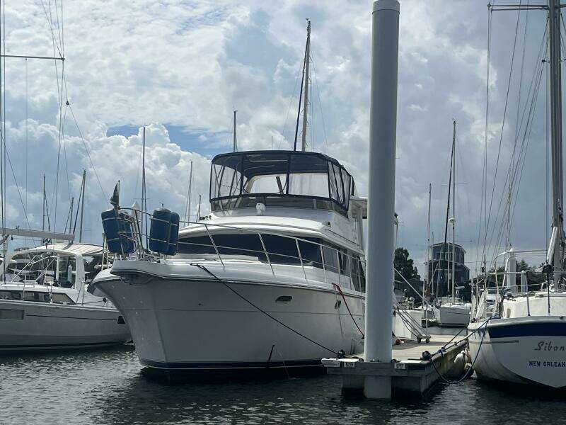 Carver 440 Aft Cabin