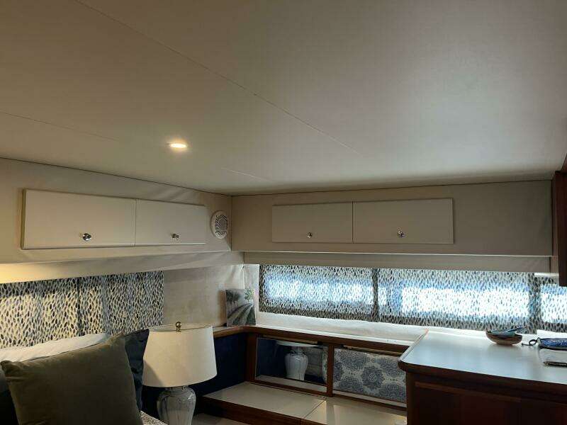 Carver 440 Aft Cabin