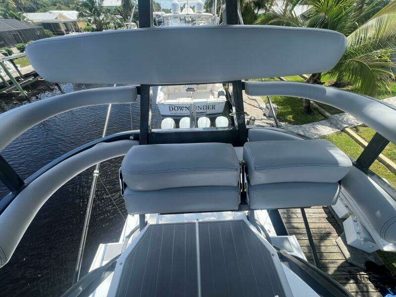 HCB 53 Title Wave - Tower