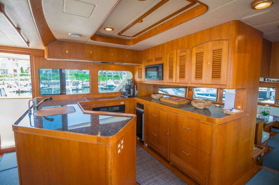 2008 Marlow Explorer 70E