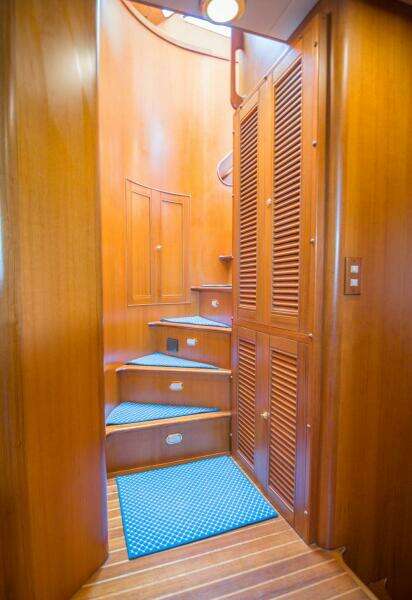 2008 Marlow Explorer 70E