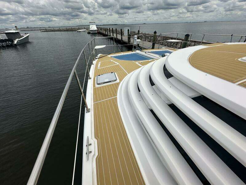 2007 Manta 44 Power Cat 'Lah De Dah' - Foredeck