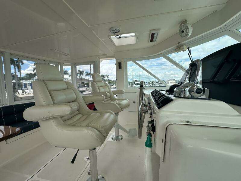 2007 Manta 44 Power Cat 'Lah De Dah' - Pilothouse