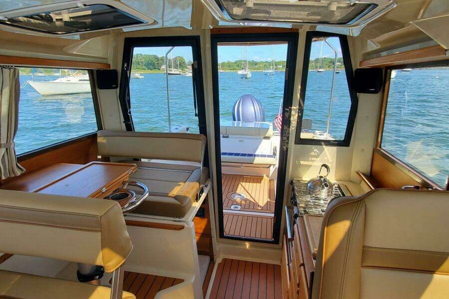 2024 Ranger Tugs R-27 LE