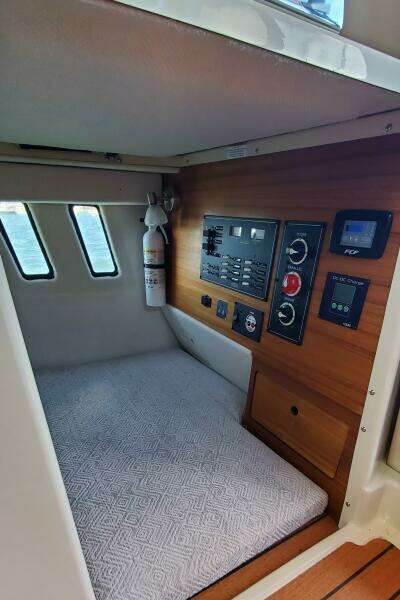 2024 Ranger Tugs R-27 LE