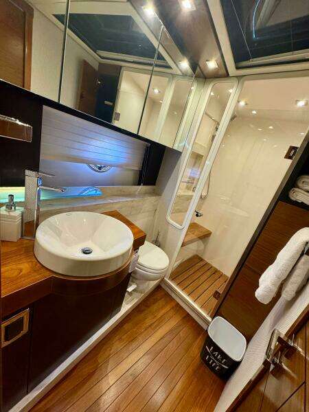 2017 Tiara Yachts 53 Coupe