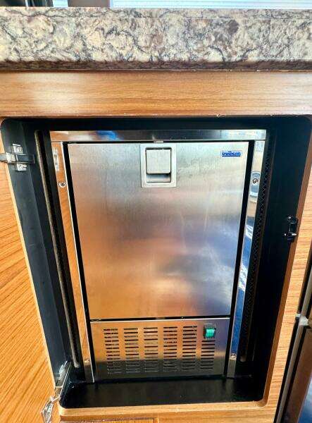 2017 Tiara Yachts 53 Coupe