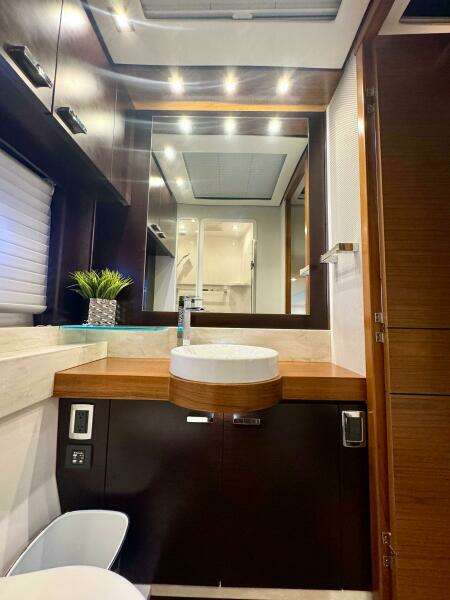 2017 Tiara Yachts 53 Coupe