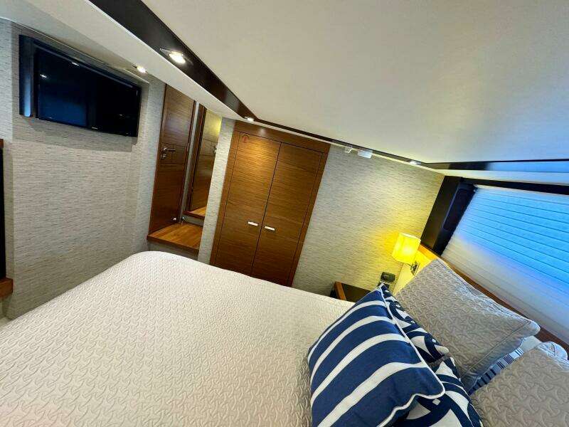 2017 Tiara Yachts 53 Coupe