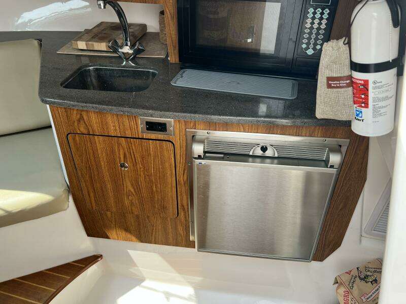 2012 Everglades 350 LX