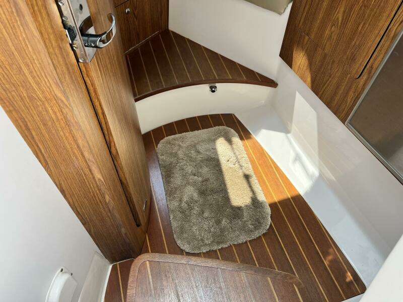 2012 Everglades 350 LX