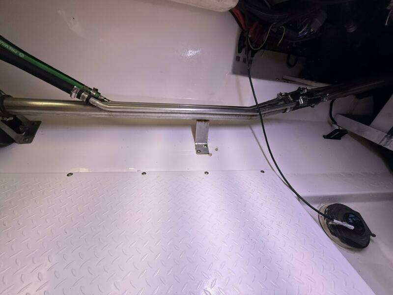 2012 Everglades 350 LX