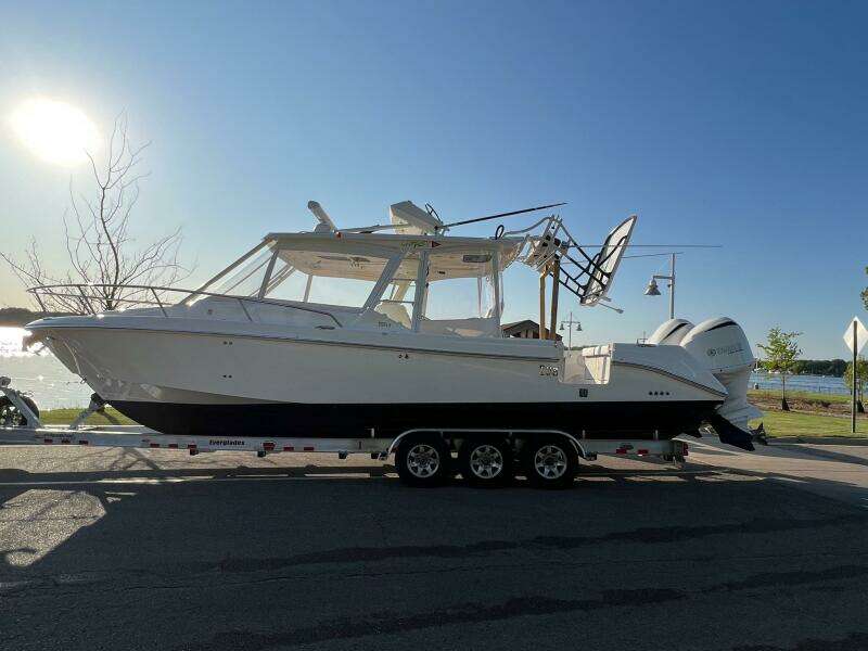 2012 Everglades 350 LX