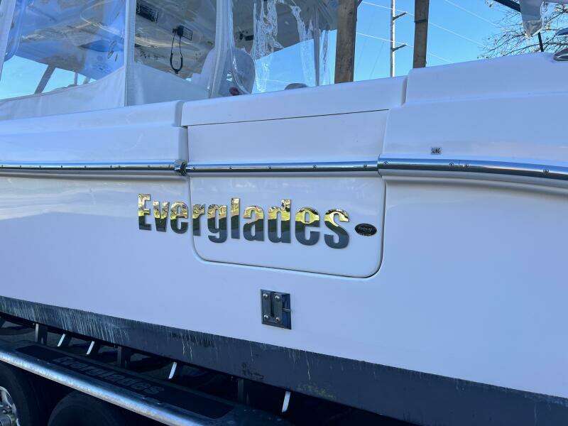 2012 Everglades 350 LX