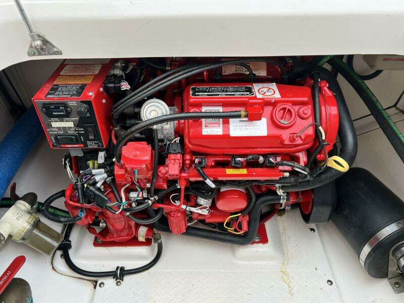 2012 Everglades 350 LX