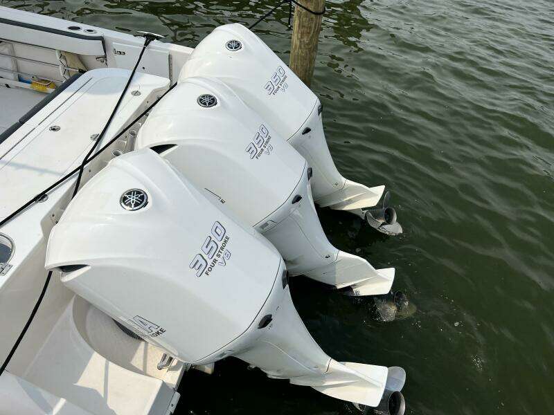 2012 Everglades 350 LX