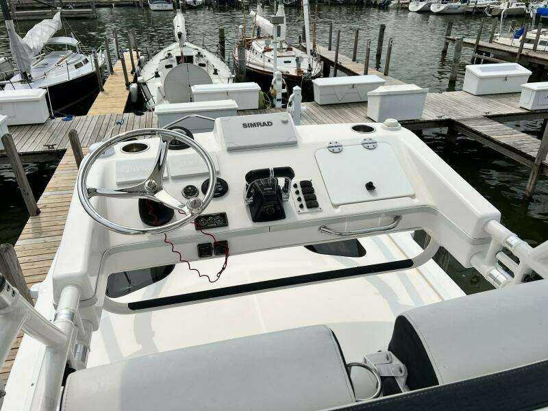 2012 Everglades 350 LX