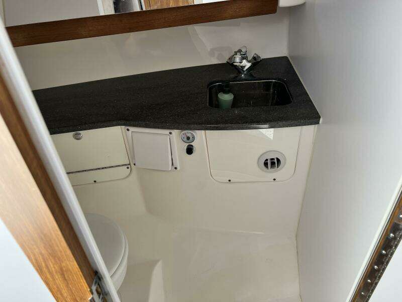 2012 Everglades 350 LX