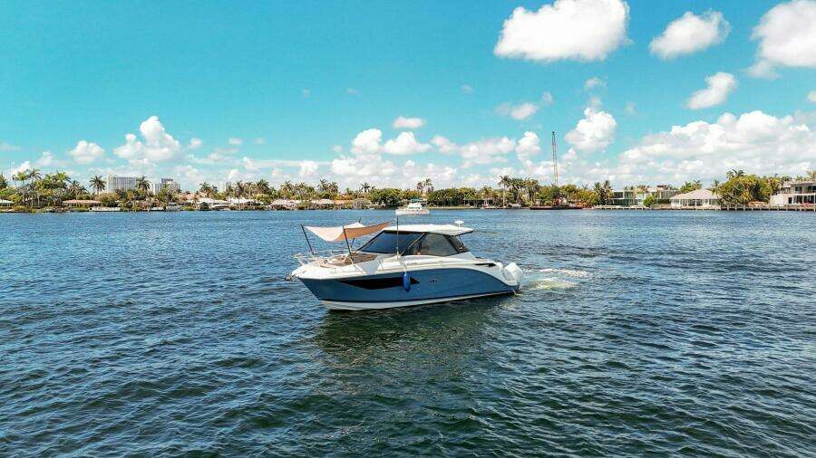 2022 Sea Ray 320 Sundancer OB