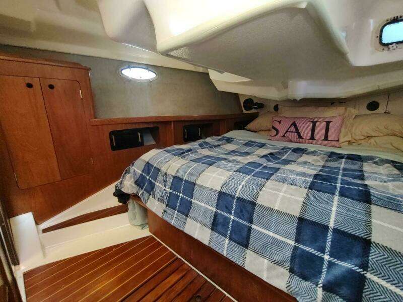 1987 Hunter 37 Legend