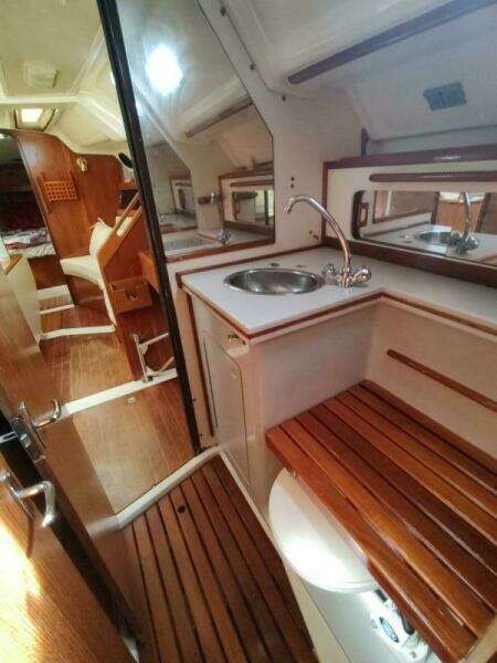 1987 Hunter 37 Legend